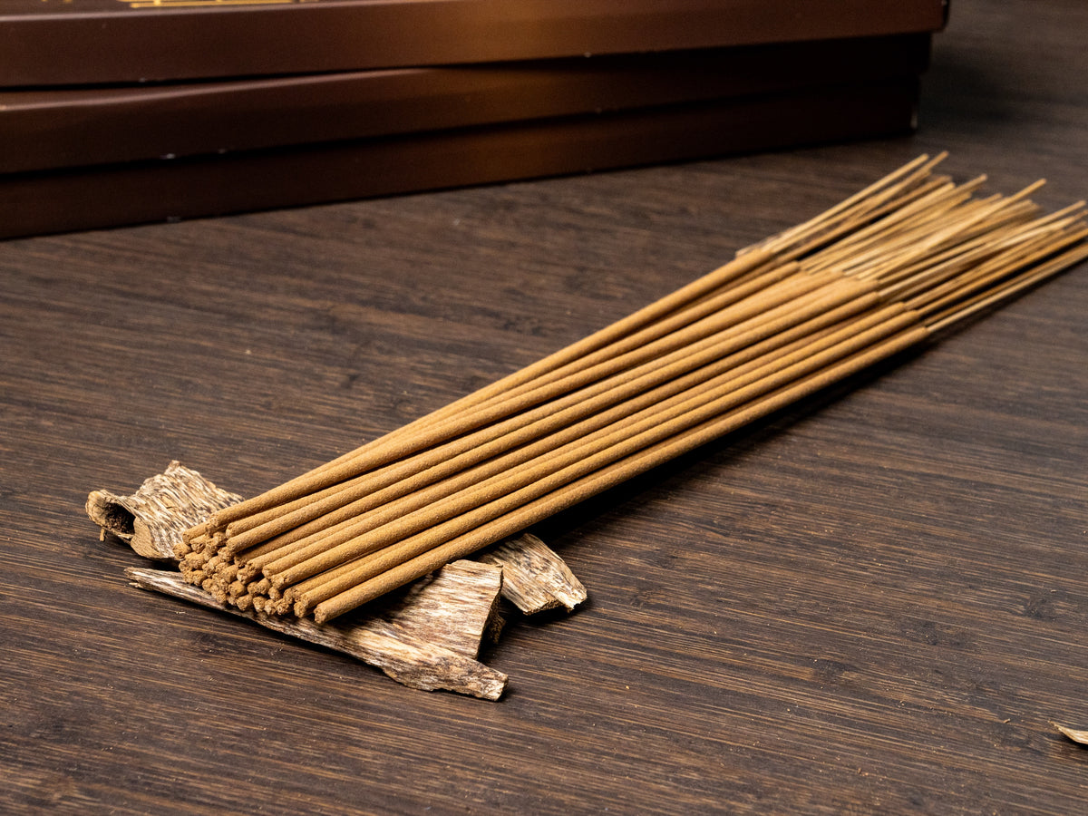 Vietnam Agarwood Incense Sticks, Warm & Sweet Aroma, 30 Minutes Burn